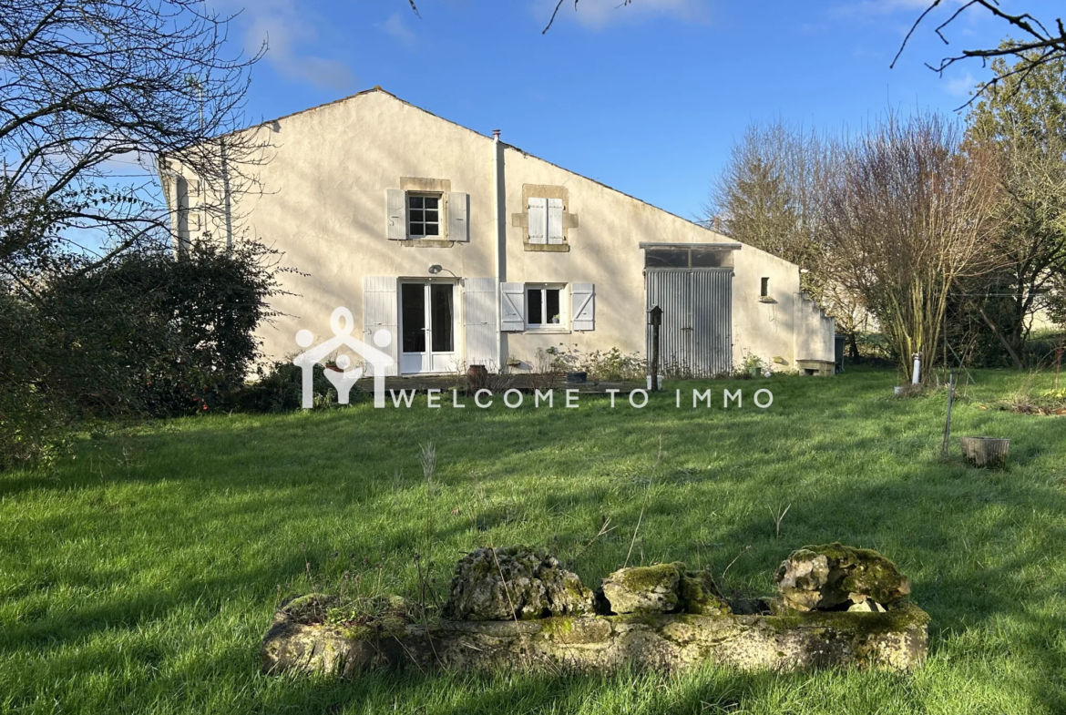 'LA RONDELAISE' - Maison à Vendre en Exclusivité à La Ronde 