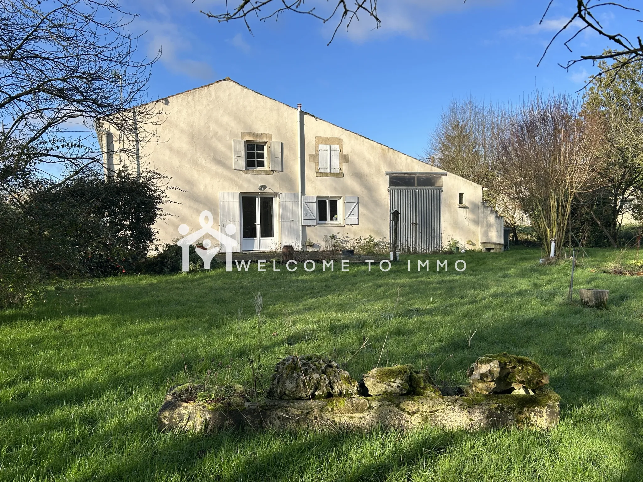 'LA RONDELAISE' - Maison à Vendre en Exclusivité à La Ronde 