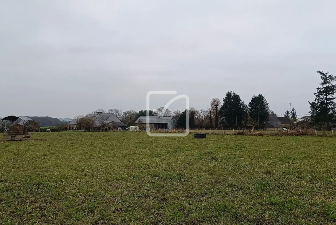 Corps de ferme sur 1 hectare à Saint Malo des 3 Fontaines 