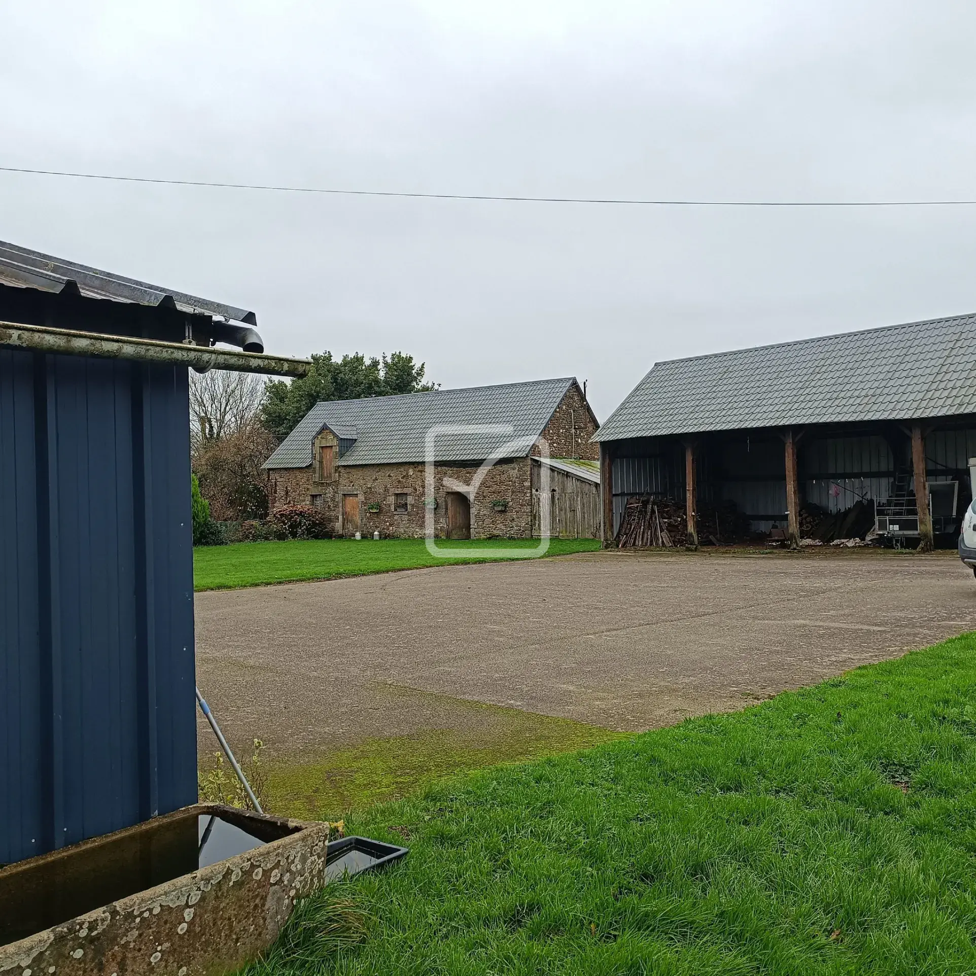 Corps de ferme sur 1 hectare à Saint Malo des 3 Fontaines 