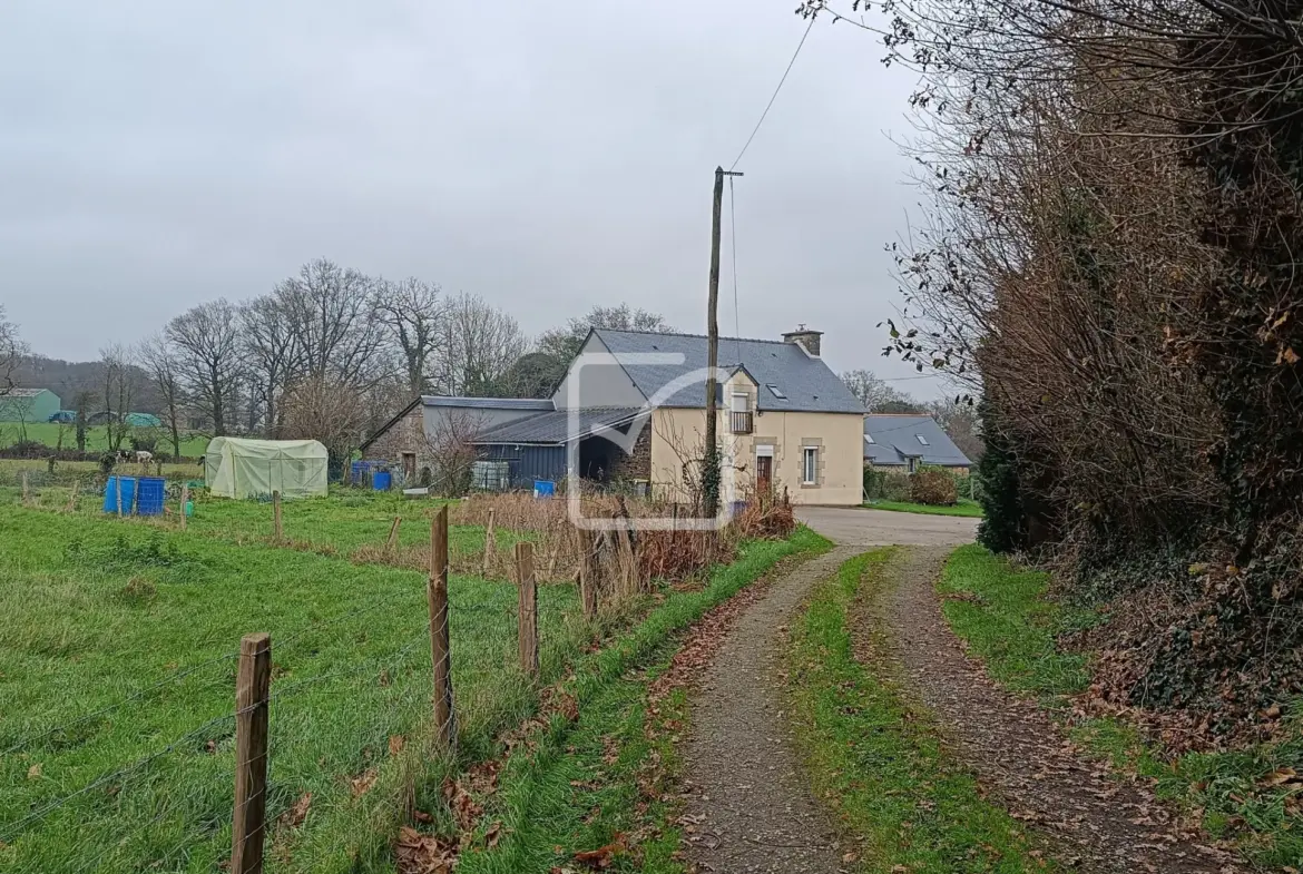 Corps de ferme sur 1 hectare à Saint Malo des 3 Fontaines 