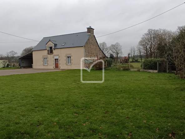 Corps de ferme sur 1 hectare à Saint Malo des 3 Fontaines