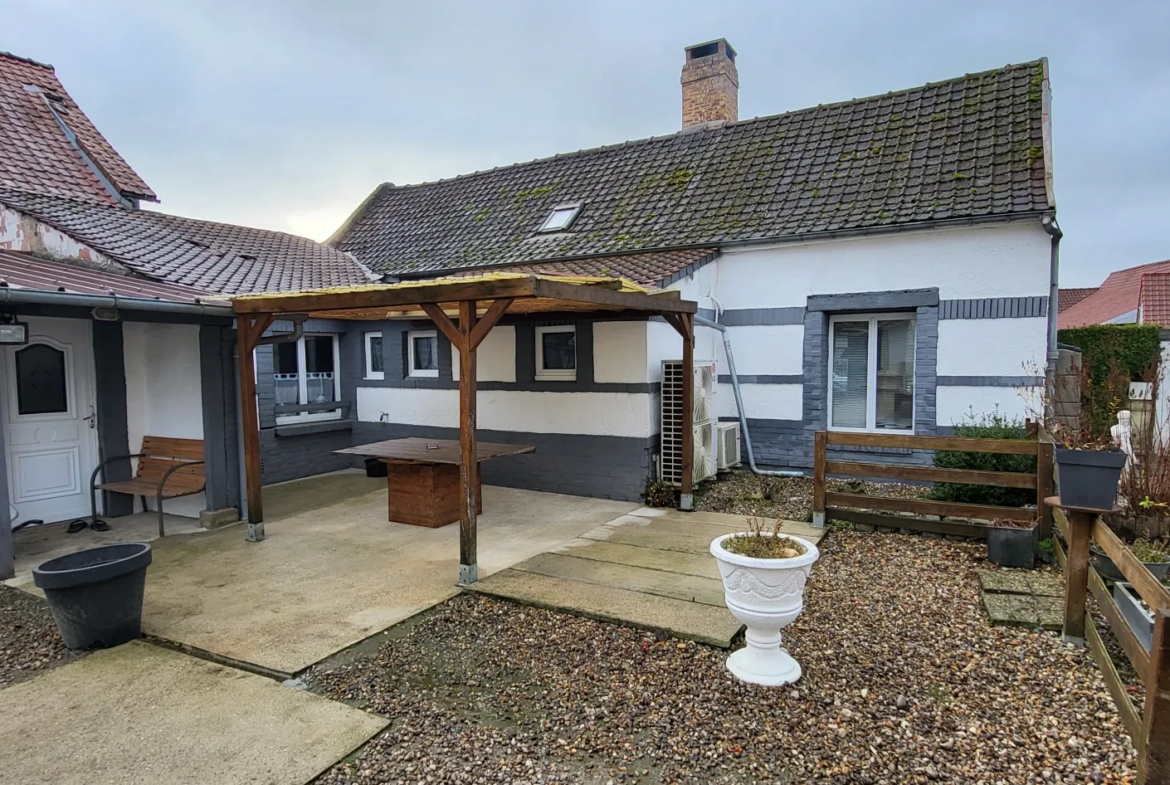 Maison à vendre à Nouvion avec garage et terrain - 260 000 € 