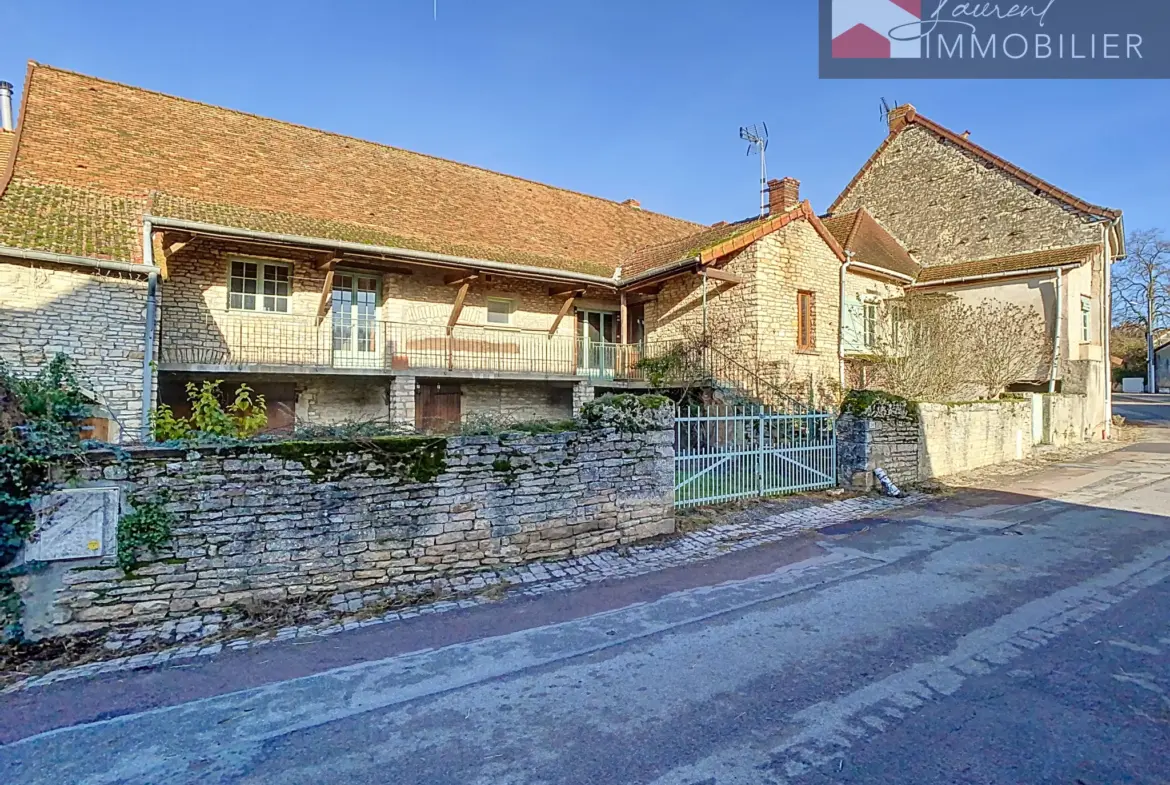 Maison en vente à Savigny-Sur-Grosne pour 125 000 euros 