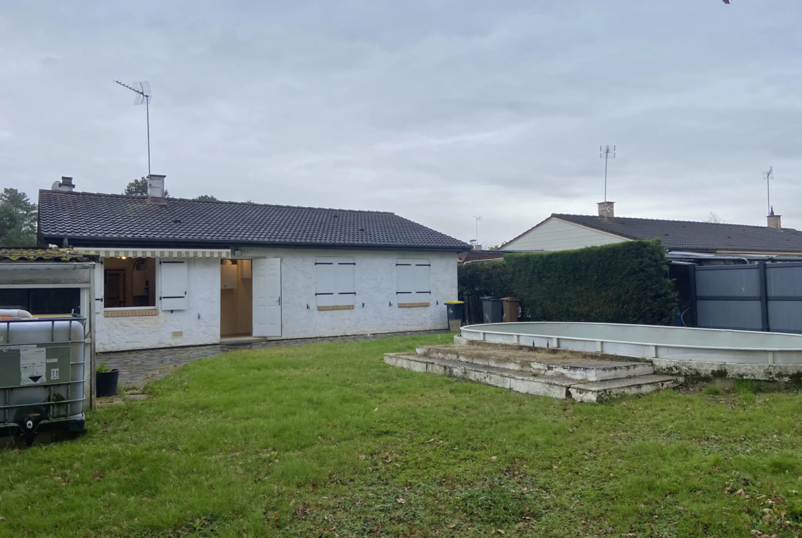 Maison de plain-pied à Chaillot avec piscine et garage 