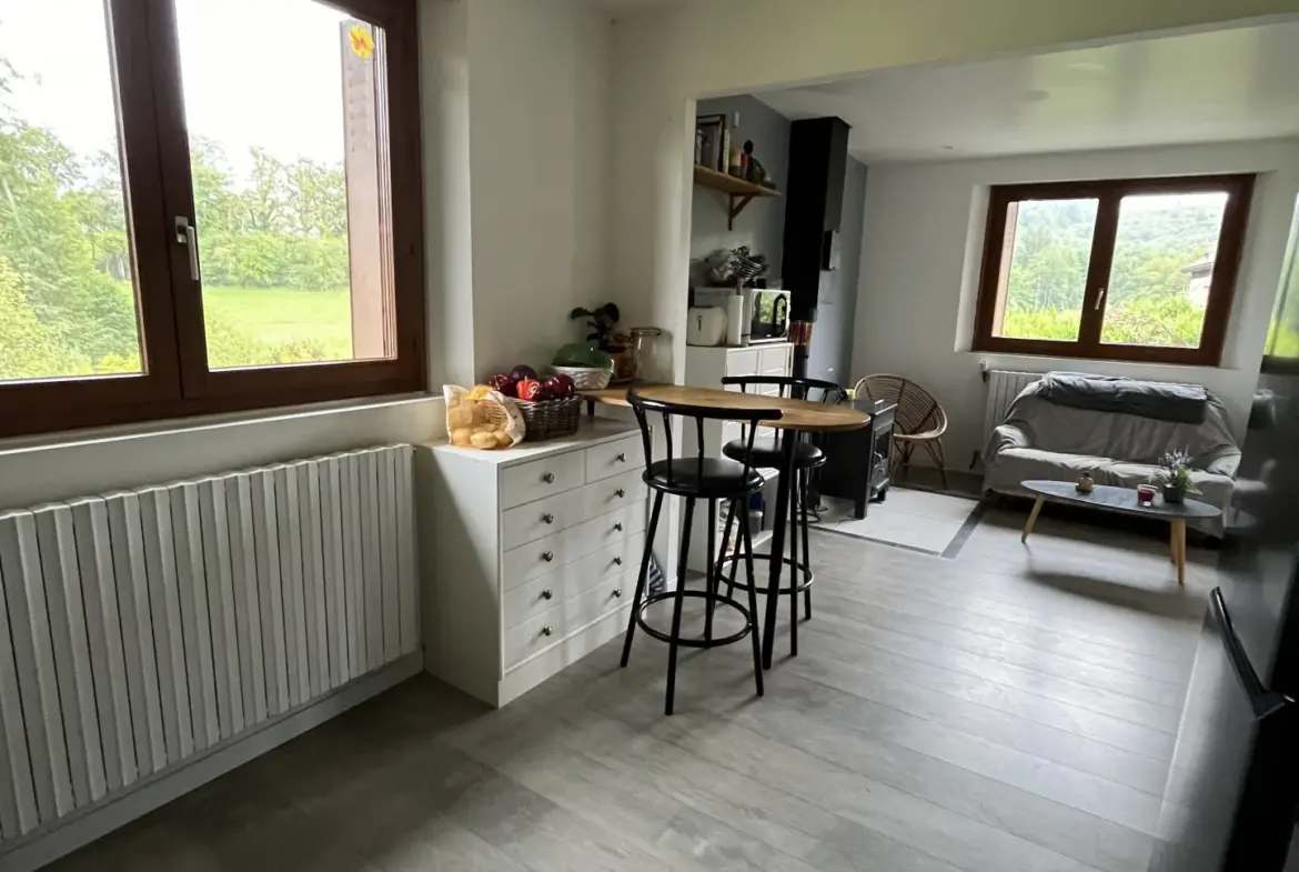 Maison rénovée 110 m² avec 4 chambres à Dambenoit-les-Colombes 