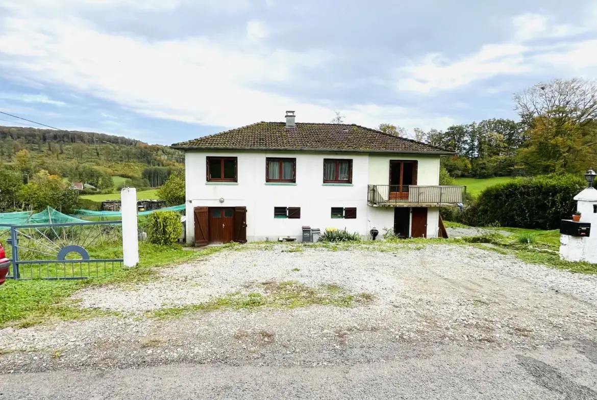 Maison rénovée 110 m² avec 4 chambres à Dambenoit-les-Colombes 