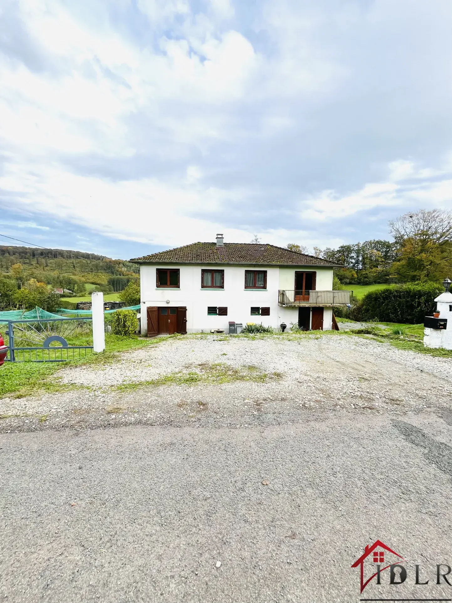 Maison rénovée 110 m² avec 4 chambres à Dambenoit-les-Colombes 