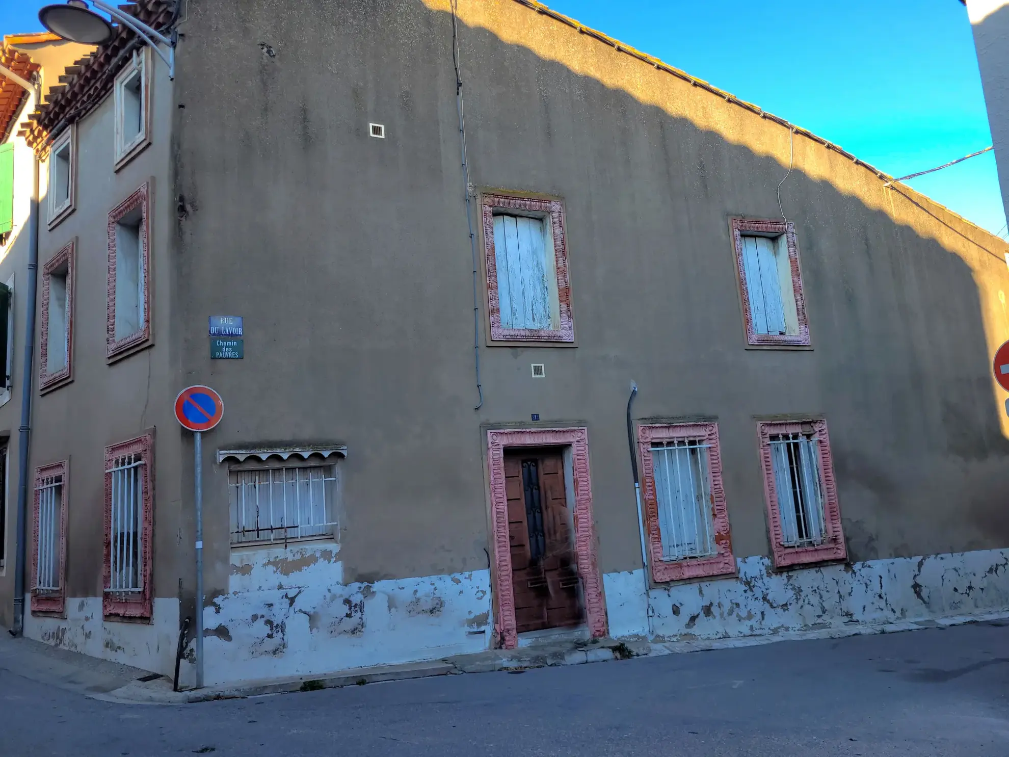 Maison à rénover avec terrasse et garage à Capendu 