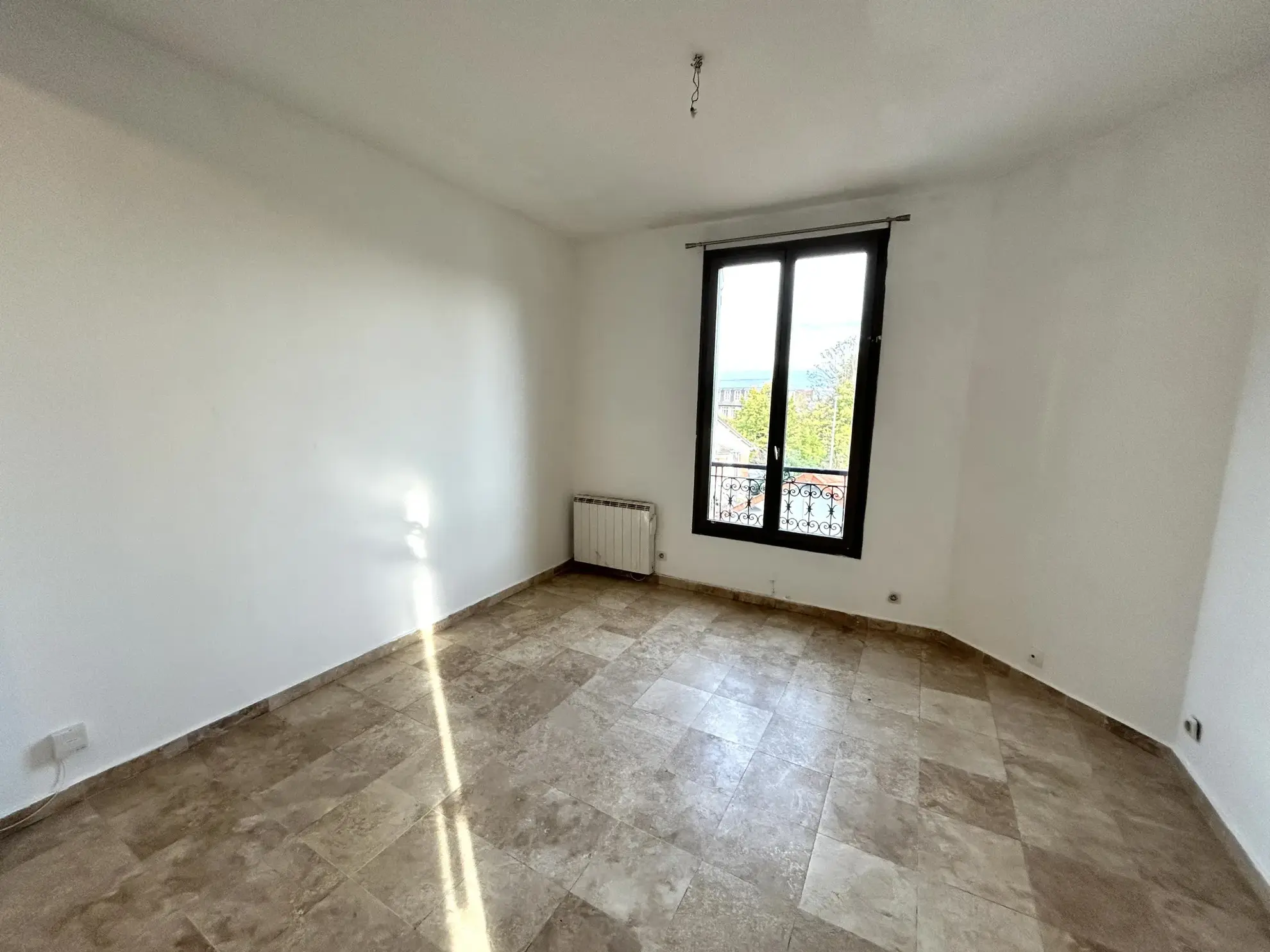 À vendre : Appartement 3 pièces de 56 m² à Villemomble 