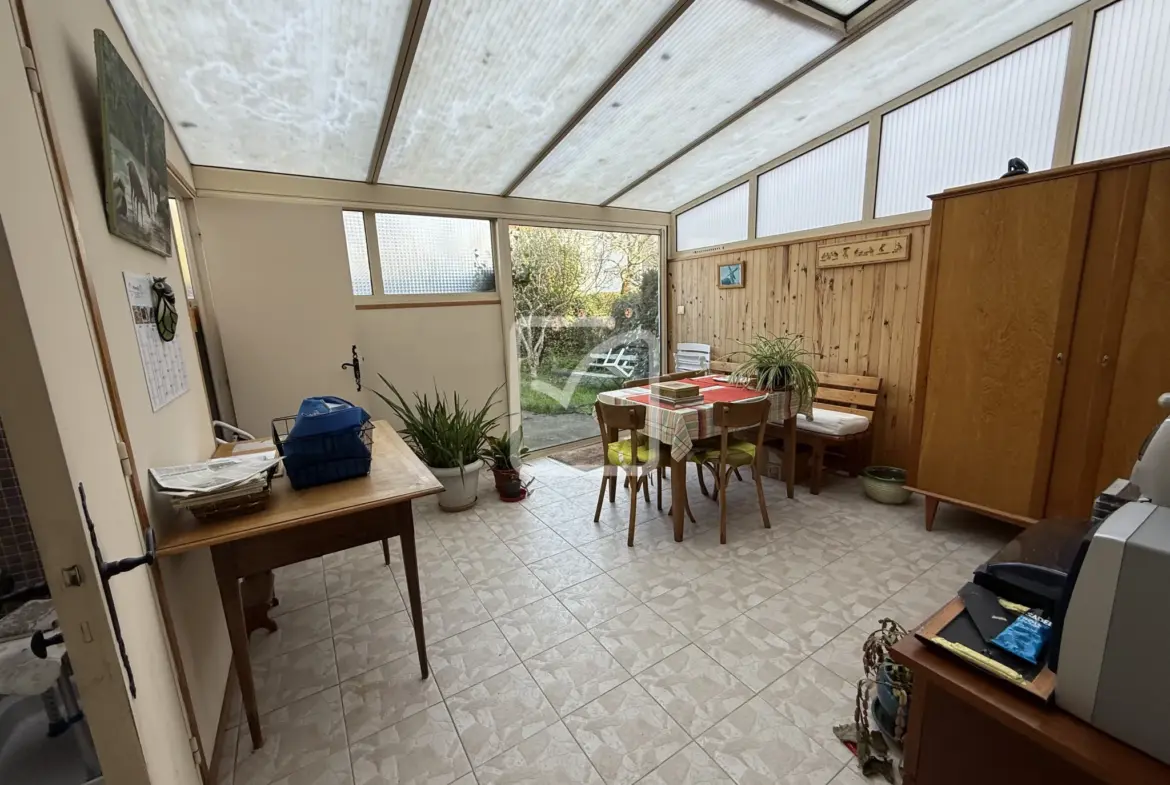 Maison à vendre à Poitiers avec jardin clos et 2 chambres 