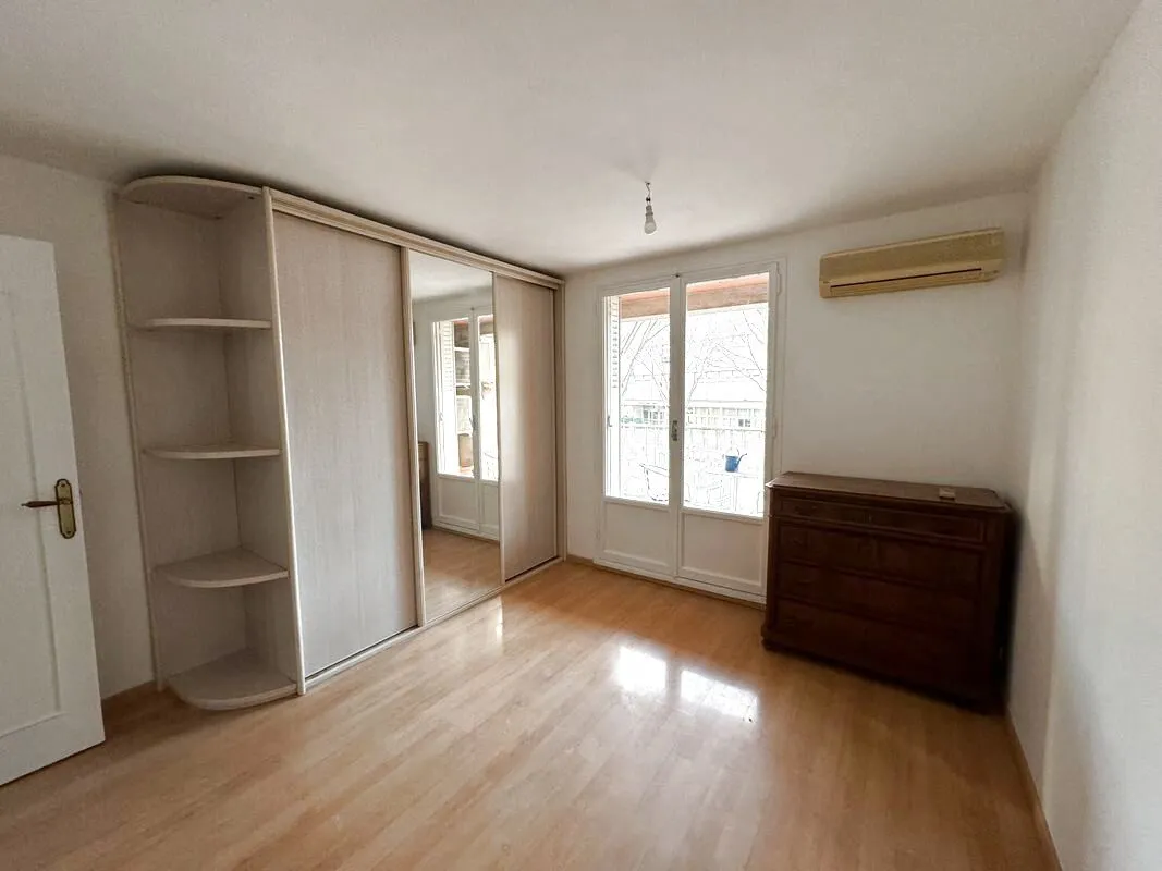 Appartement traversant de 74,72 m² à Marseille 13005 