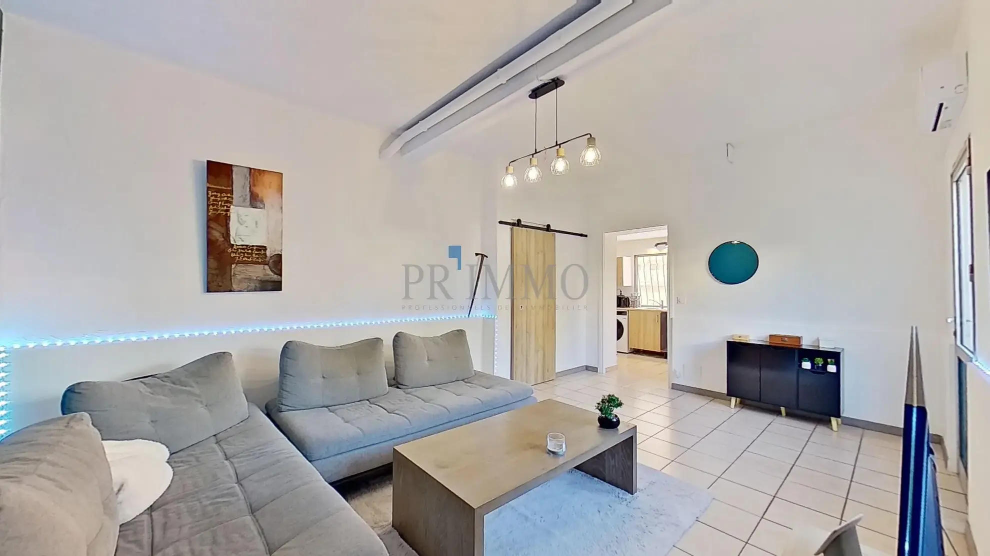 À vendre: Appartement 2 pièces à Saint-Raphaël avec grande terrasse 