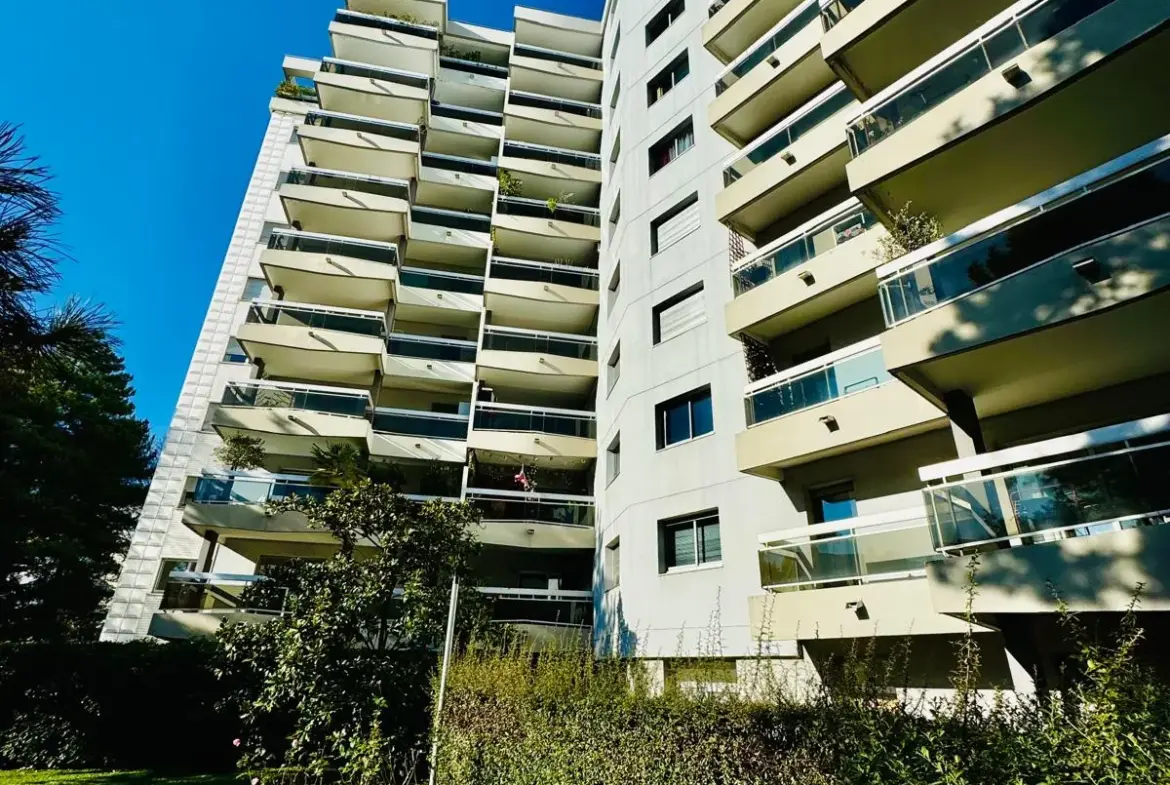 Superbe T3 à Grenoble avec terrasse et parc 