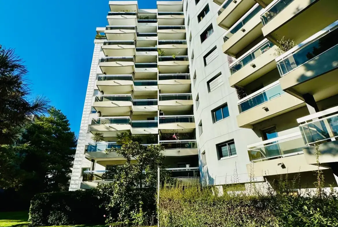 Superbe T3 à Grenoble avec terrasse et parc 