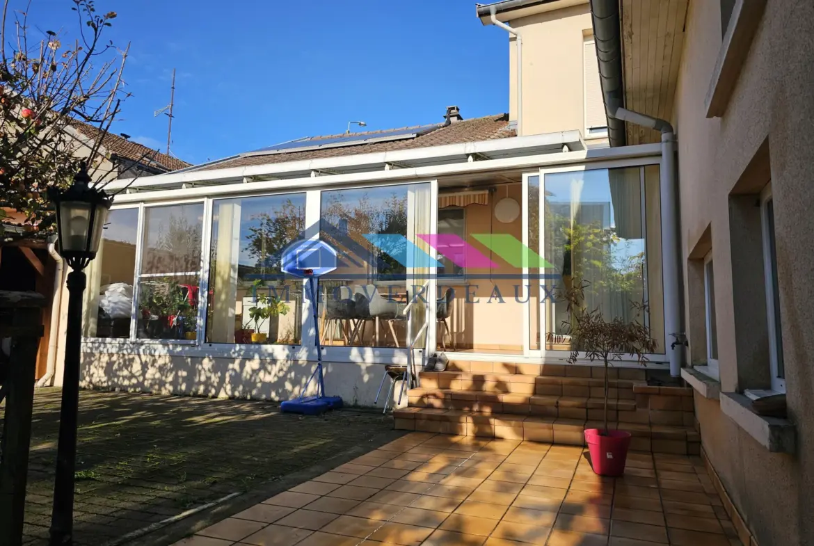 Maison avec jardin et garages à Dombasle-sur-Meurthe 