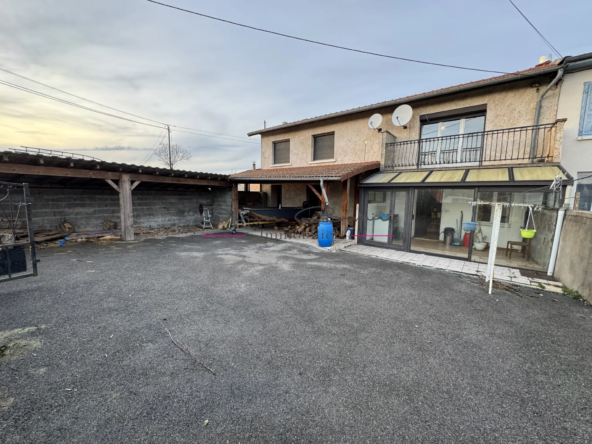 Maison de 95m² habitable à Bourg-de-Thizy, vue dégagée