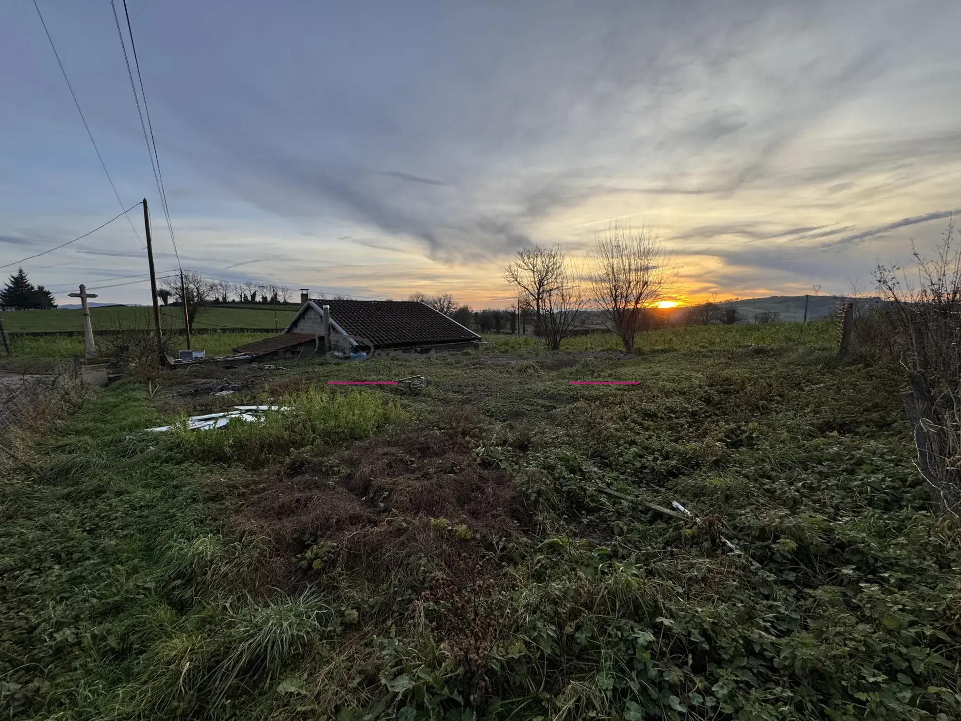 Maison de 95m² habitable à Bourg-de-Thizy, vue dégagée 