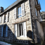 À vendre : Maison de maître en pierre à Vic sur Cère