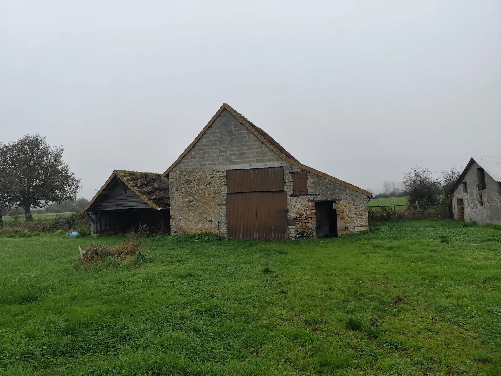 Longère à rénover à Vion - Investissement en pleine nature 