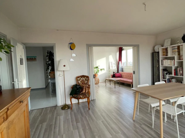 Appartement T4 lumineux avec balcon et vue imprenable sur Hem