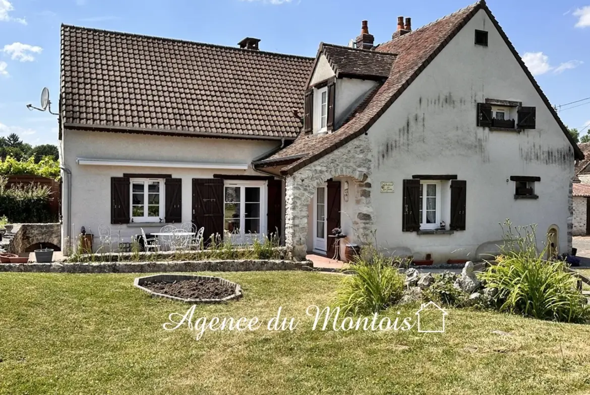 Maison en L à vendre à Donnemarie Dontilly avec jardin de 743 m² 