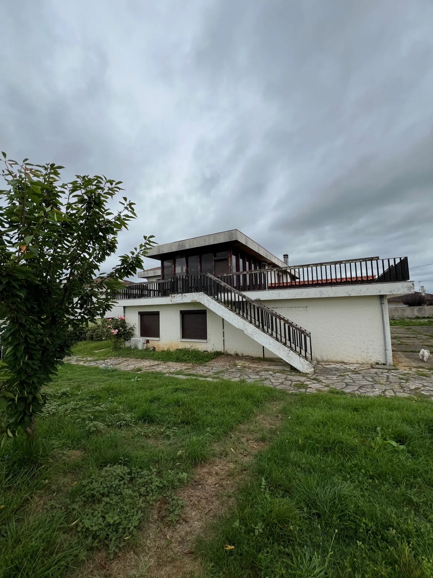 Grande maison 5 chambres avec piscine à Montayral 