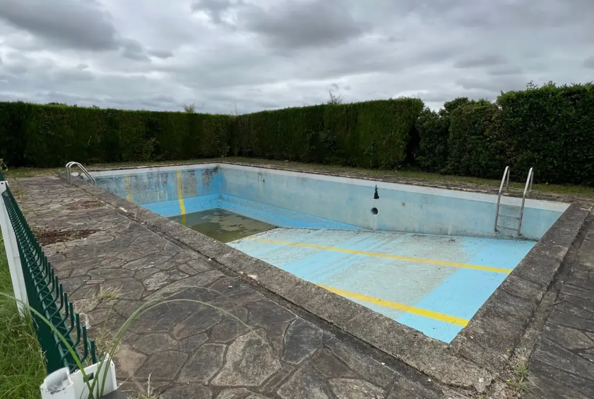 Grande maison 5 chambres avec piscine à Montayral 