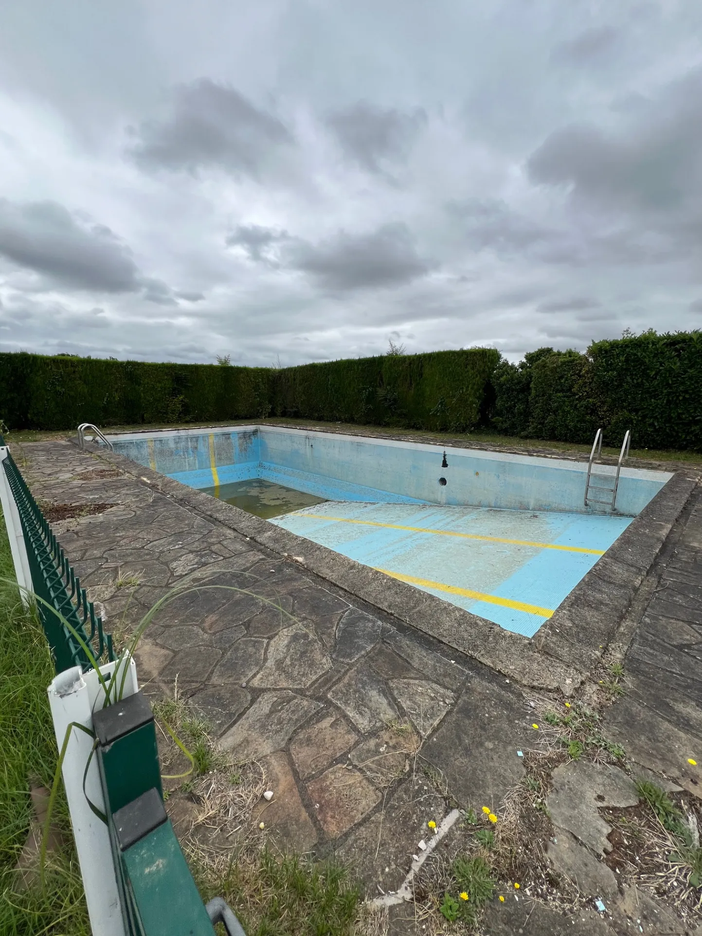 Grande maison 5 chambres avec piscine à Montayral 