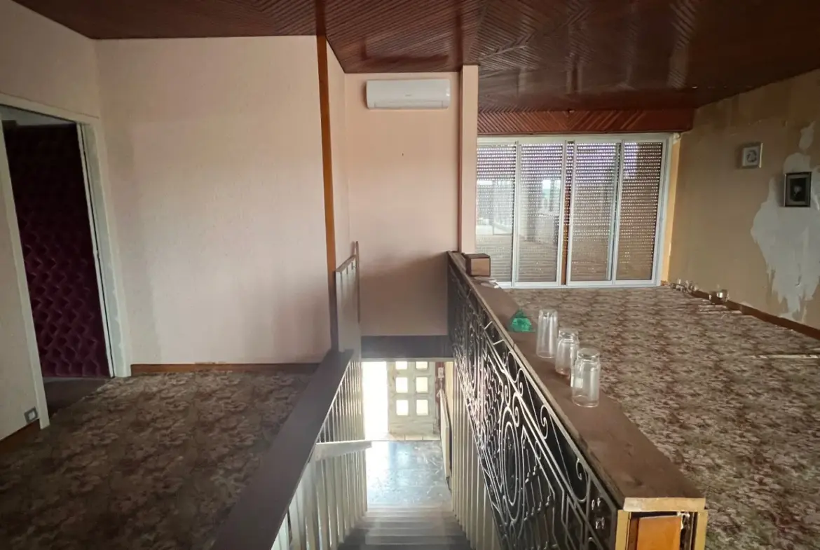 Grande maison 5 chambres avec piscine à Montayral 