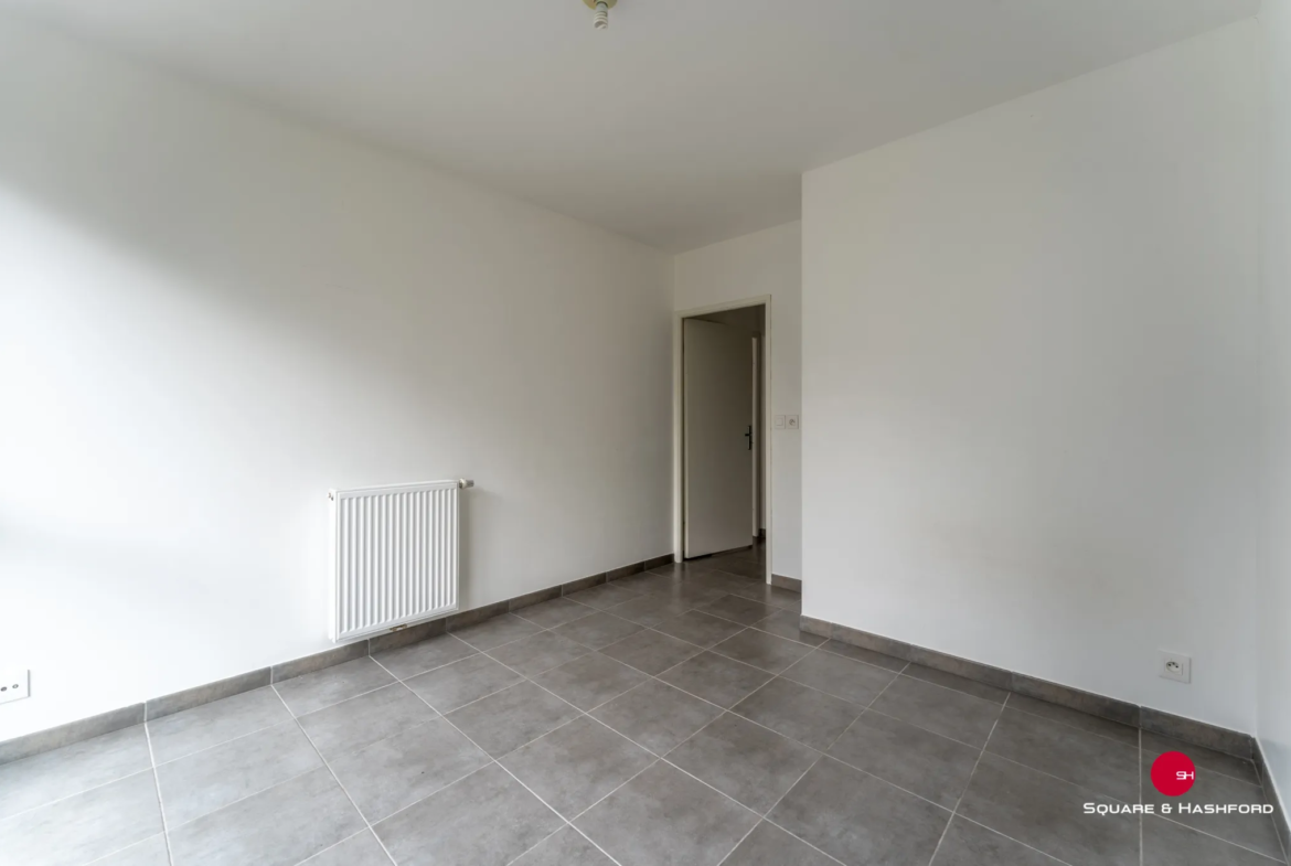 Appartement T2 à vendre à Bordeaux - 42 m² avec Loggia et Stationnement 