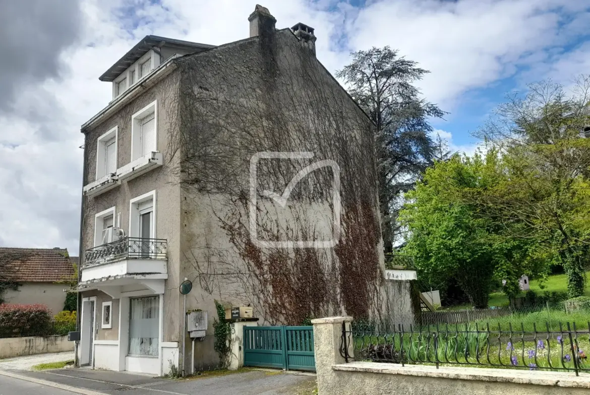 Maison spacieuse proche des commodités à Souillac 