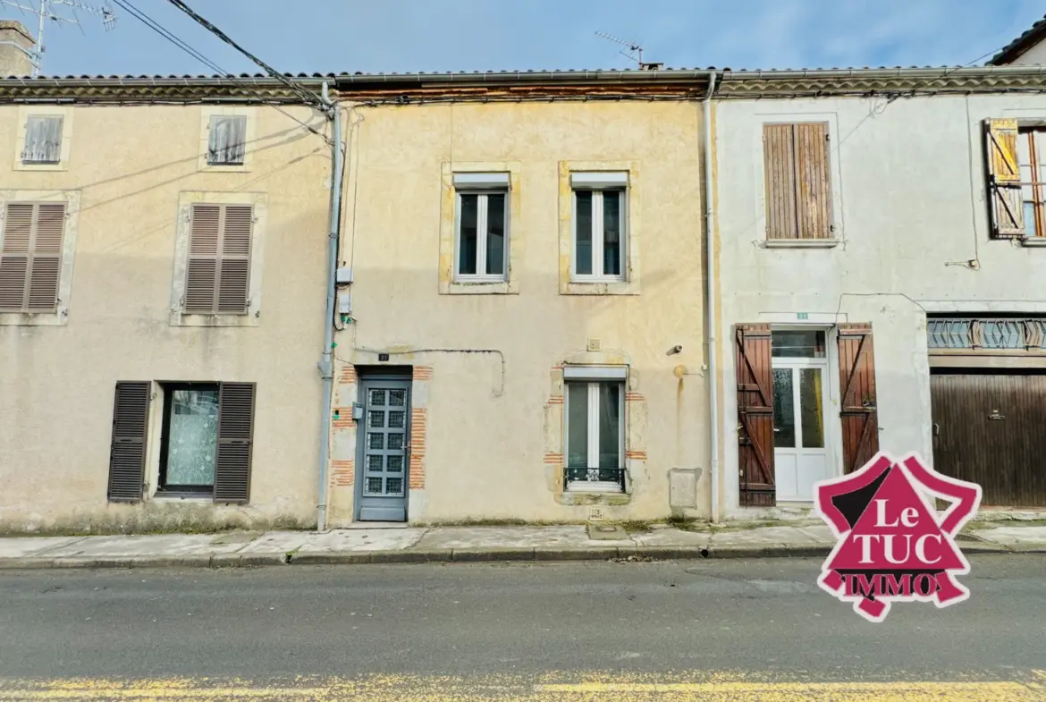 Maison de ville avec cour privative à Penne d'Agenais 