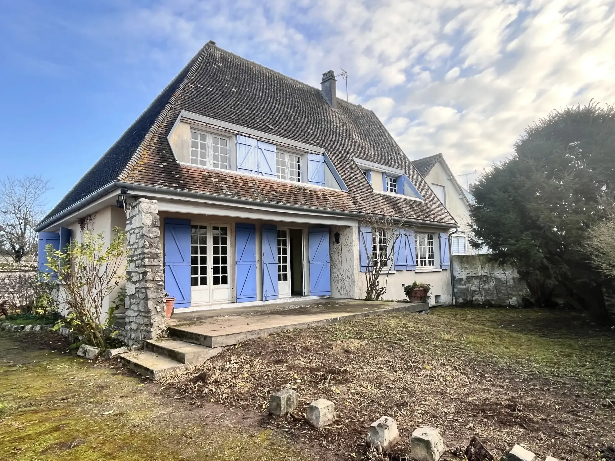 Maison à rénover avec jardin à Oysonville 