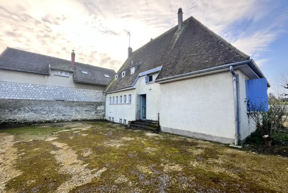 Maison à rénover avec jardin à Oysonville 