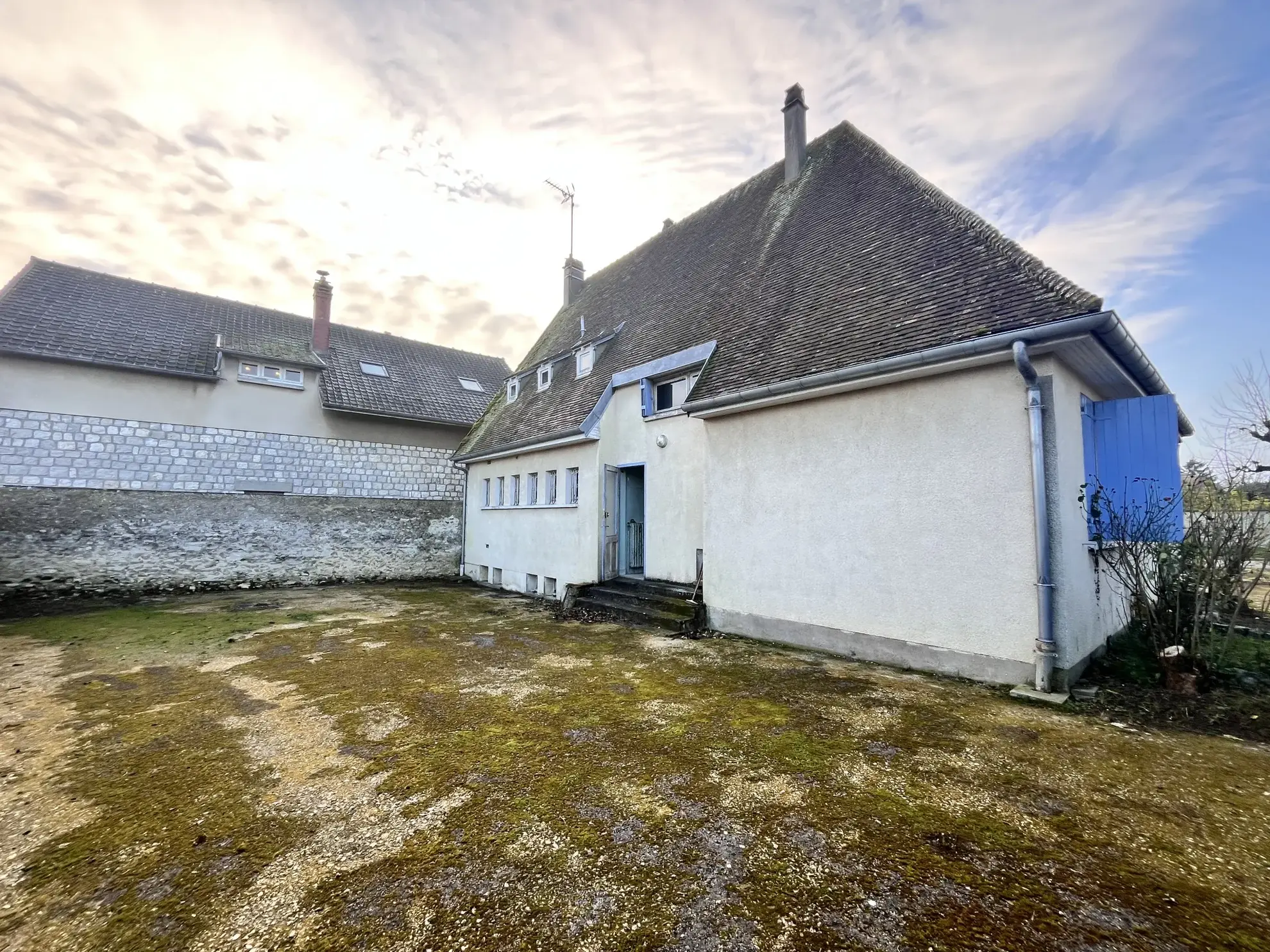 Maison à rénover avec jardin à Oysonville 