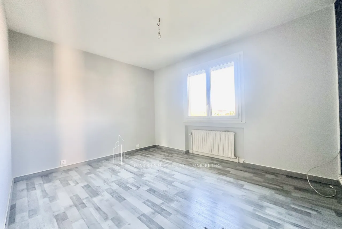 À VENDRE : Maison familiale de 100 m² avec sous-sol aménagé à Clonas sur Vareze 