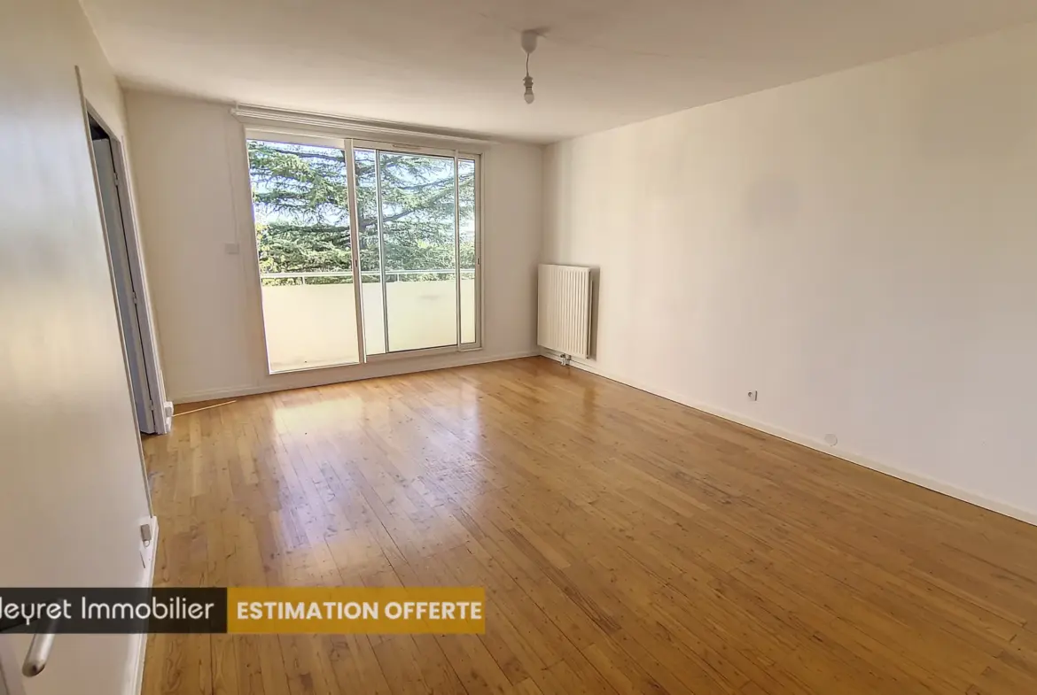 Appartement T4 rénové 77 m² à Irigny - résidence sécurisée 'IRIGNY LA BELLE' 