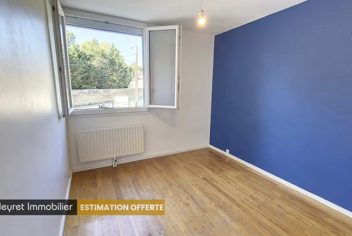 Appartement T4 rénové 77 m² à Irigny - résidence sécurisée 'IRIGNY LA BELLE' 