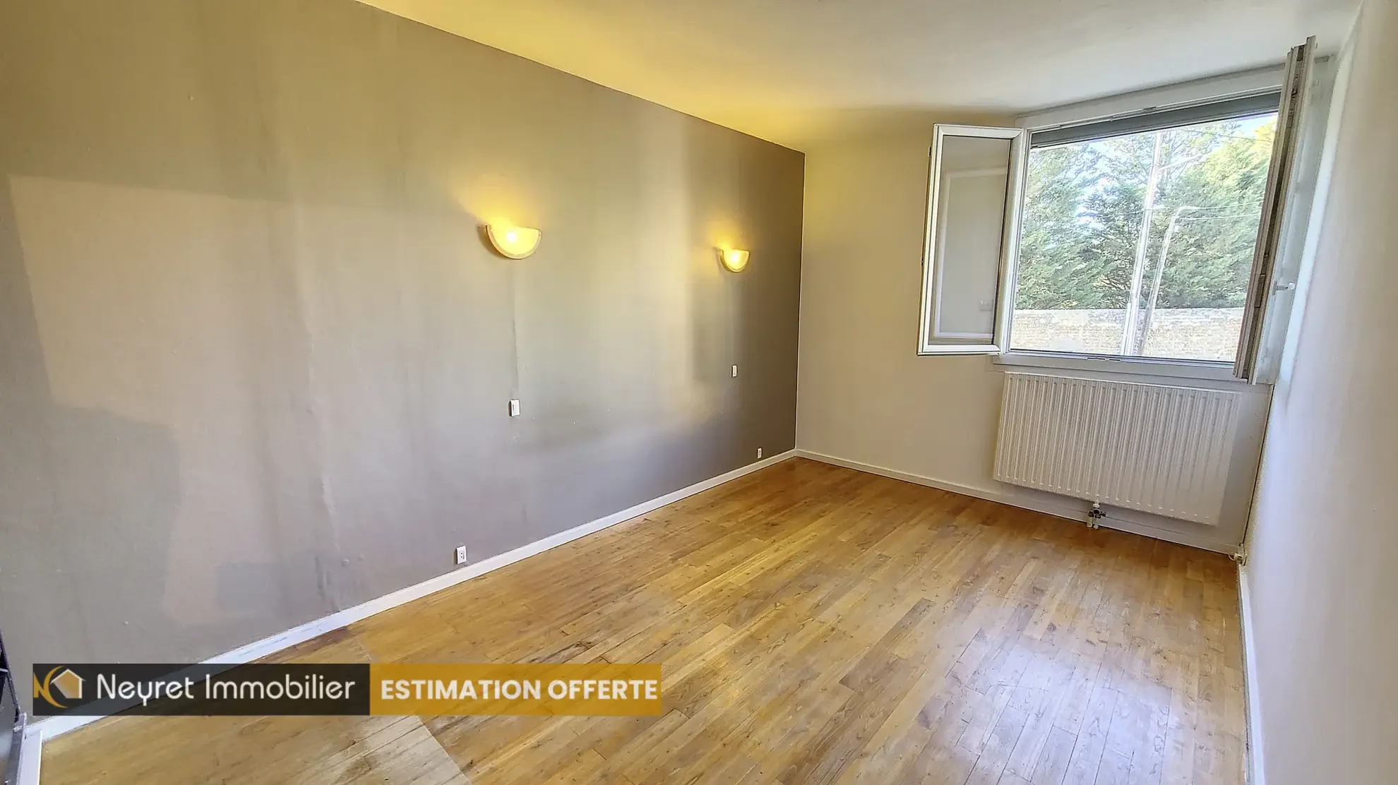 Appartement T4 rénové 77 m² à Irigny - résidence sécurisée 'IRIGNY LA BELLE' 