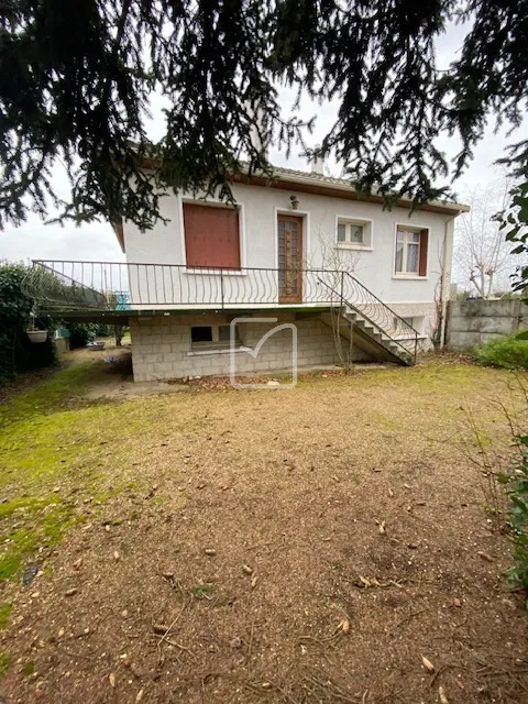 Maison à vendre à Naintre - Sous-sol et combles aménageables 