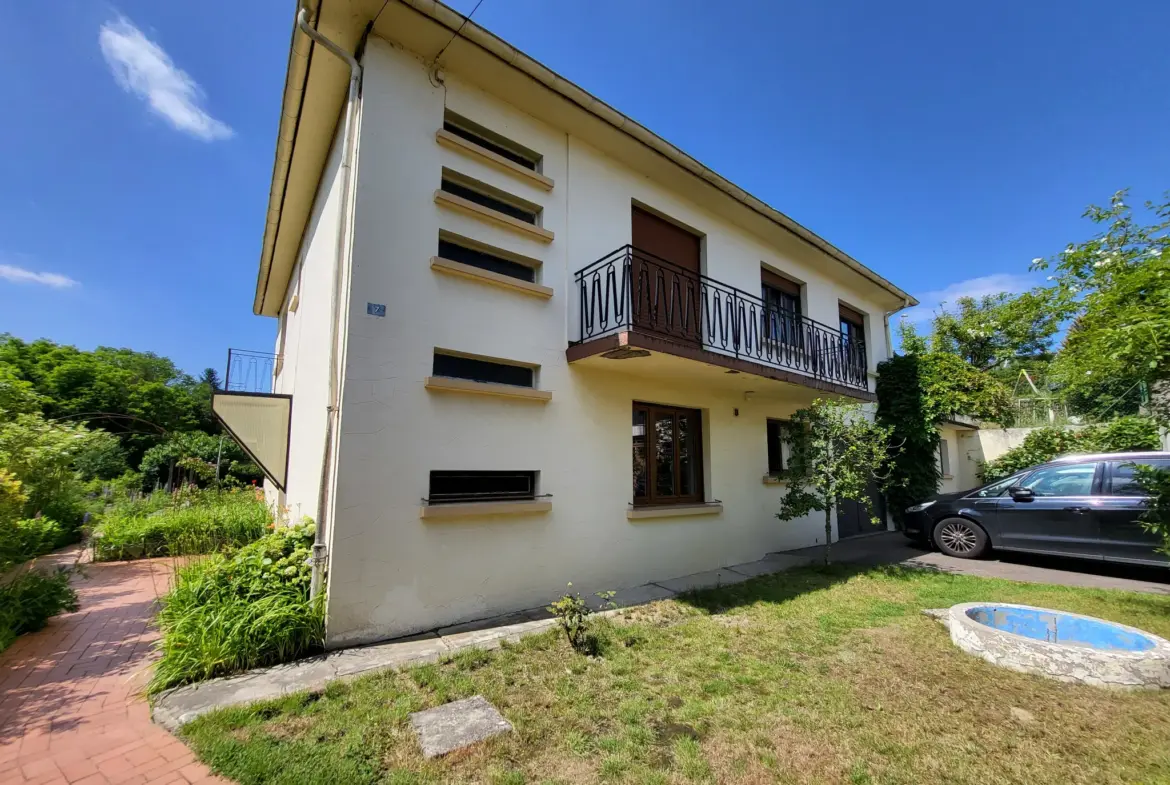 Maison individuelle à Creutzwald avec jardin et véranda 