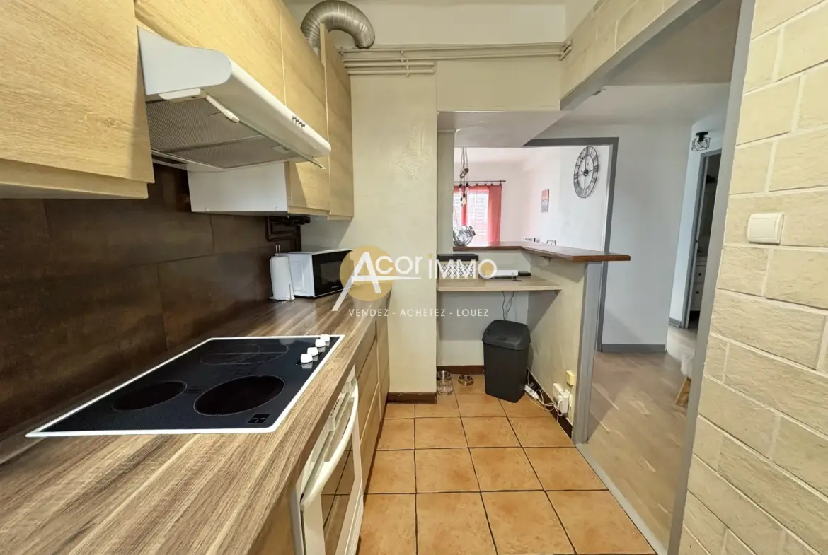 Appartement T3 Traversant avec Balcon à Toulon Ouest à Vendre 