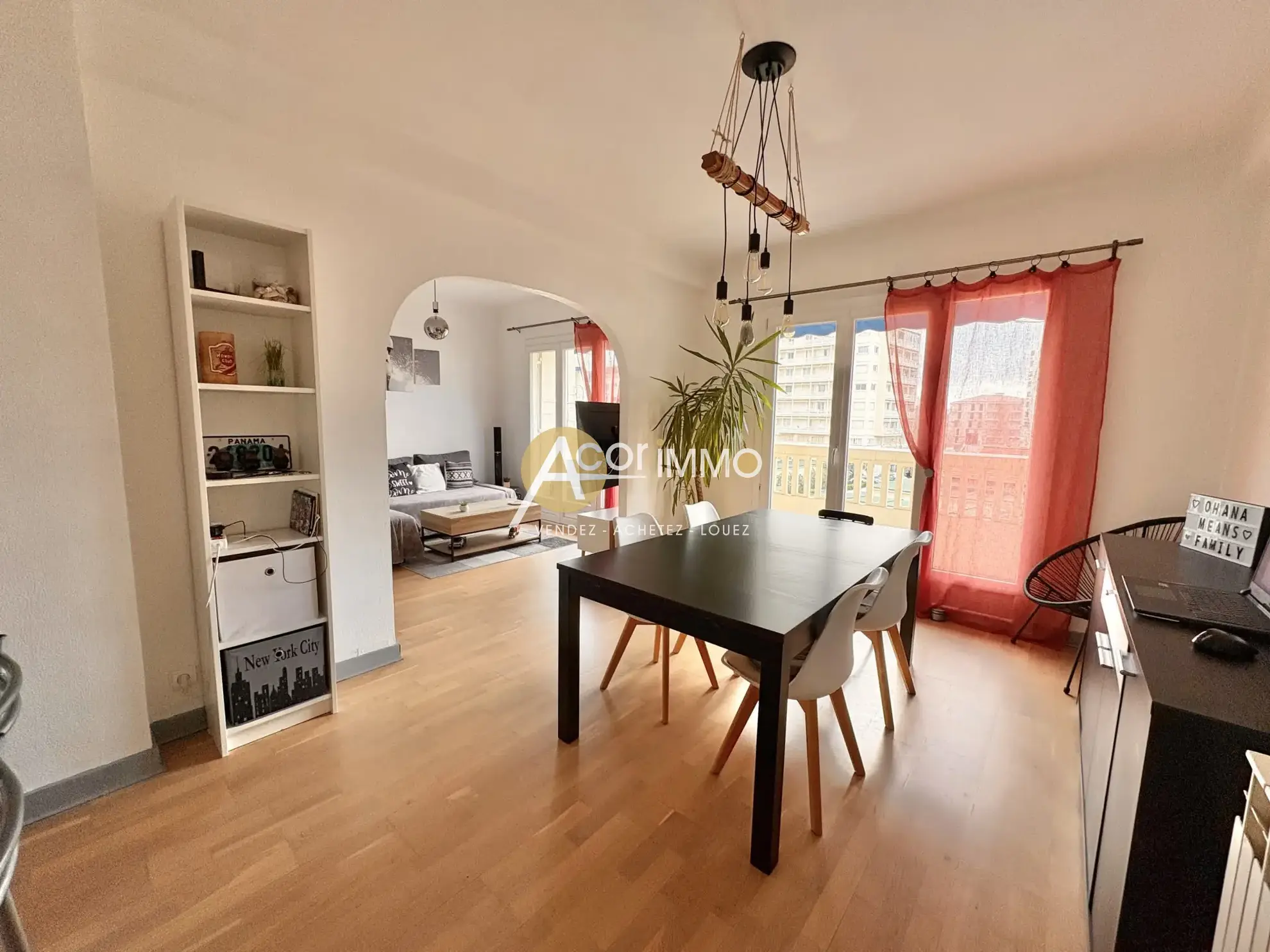 Appartement T3 Traversant avec Balcon à Toulon Ouest à Vendre 