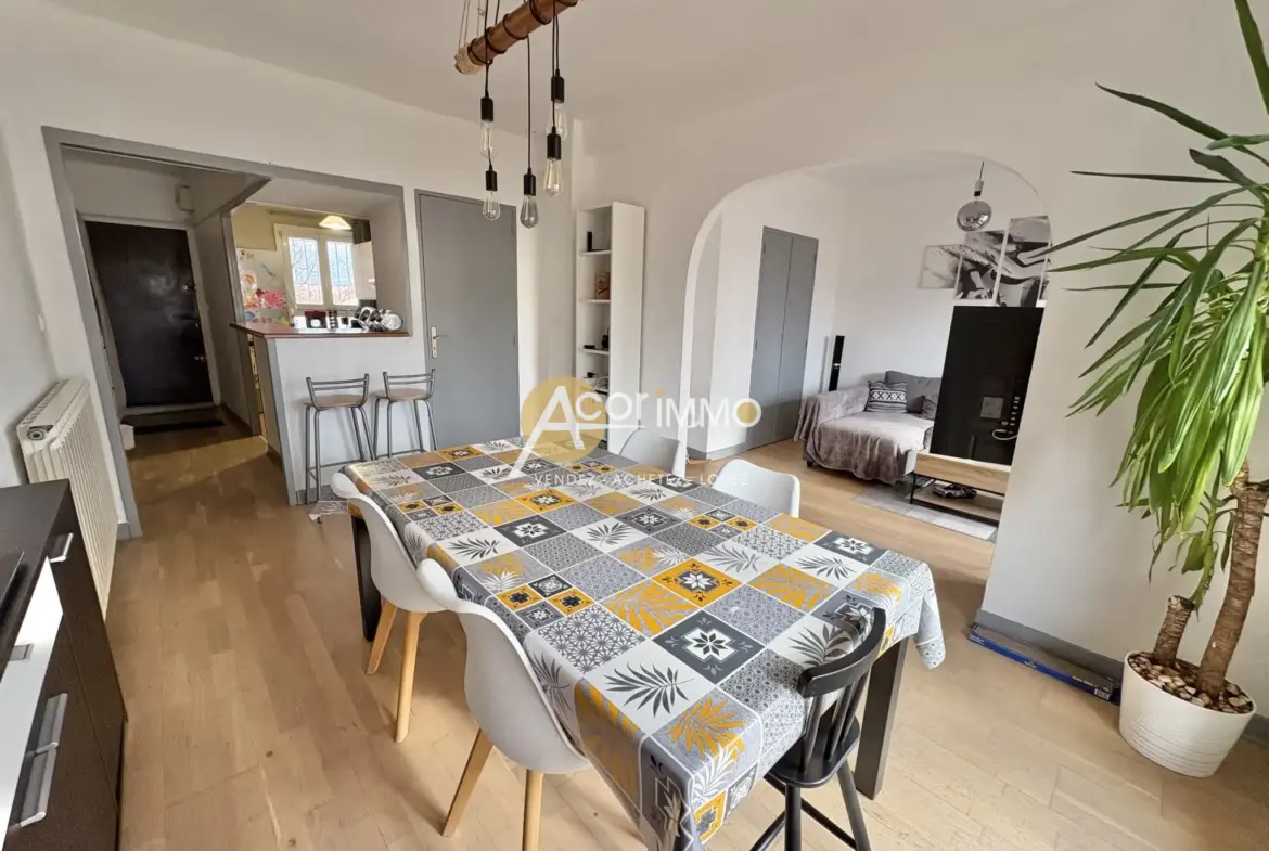 Appartement T3 Traversant avec Balcon à Toulon Ouest à Vendre 