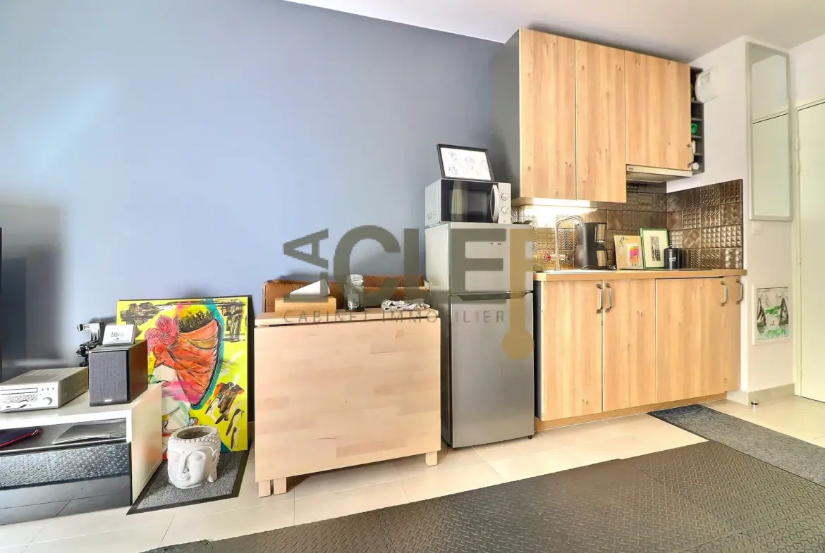 À vendre : Studio de 33 m² au premier étage à Châtenay-Malabry 