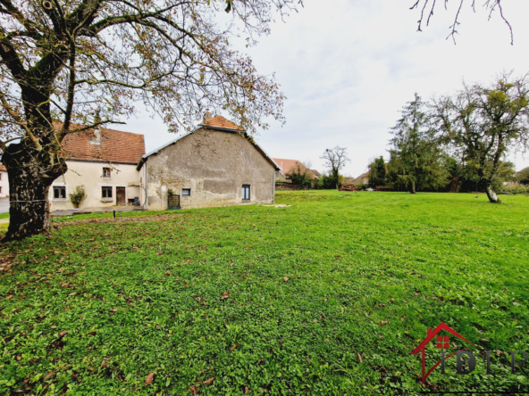 Grande maison individuelle de caractère année 1766 à Lambrey