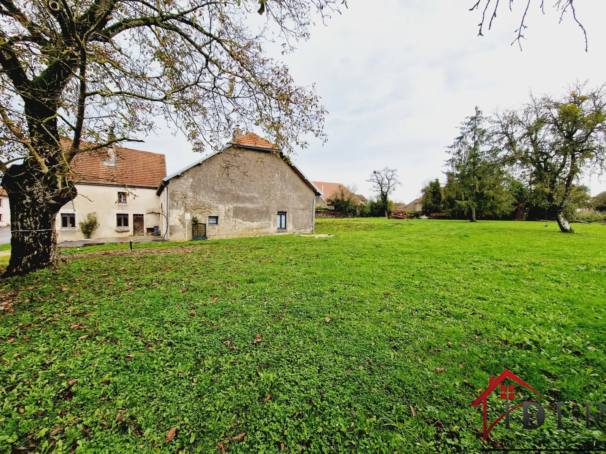 Grande maison individuelle de caractère année 1766 à Lambrey 