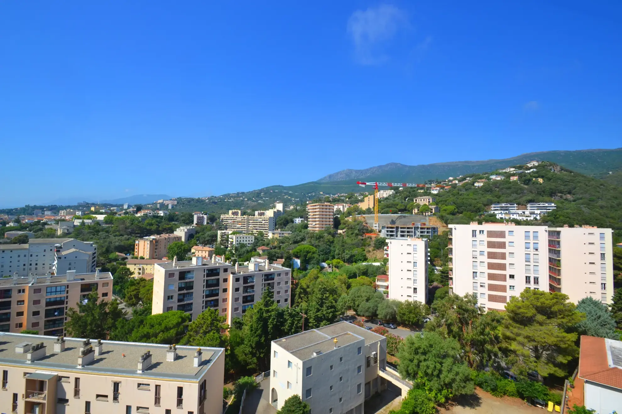 À vendre : Appartement F3 au dernier étage avec vue mer à Ville di Pietrabugno 