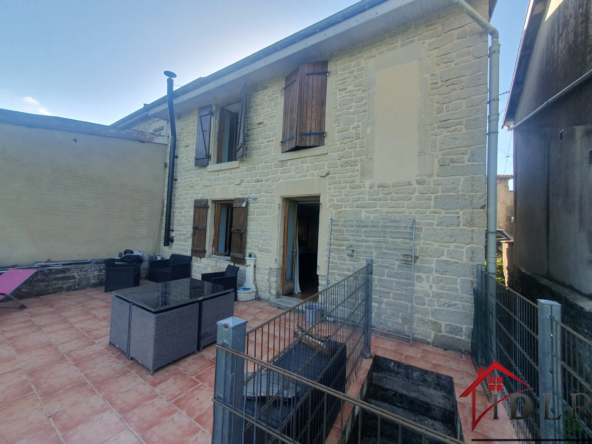 Maison de village à Roches sur Marne - 102 m² avec jardin